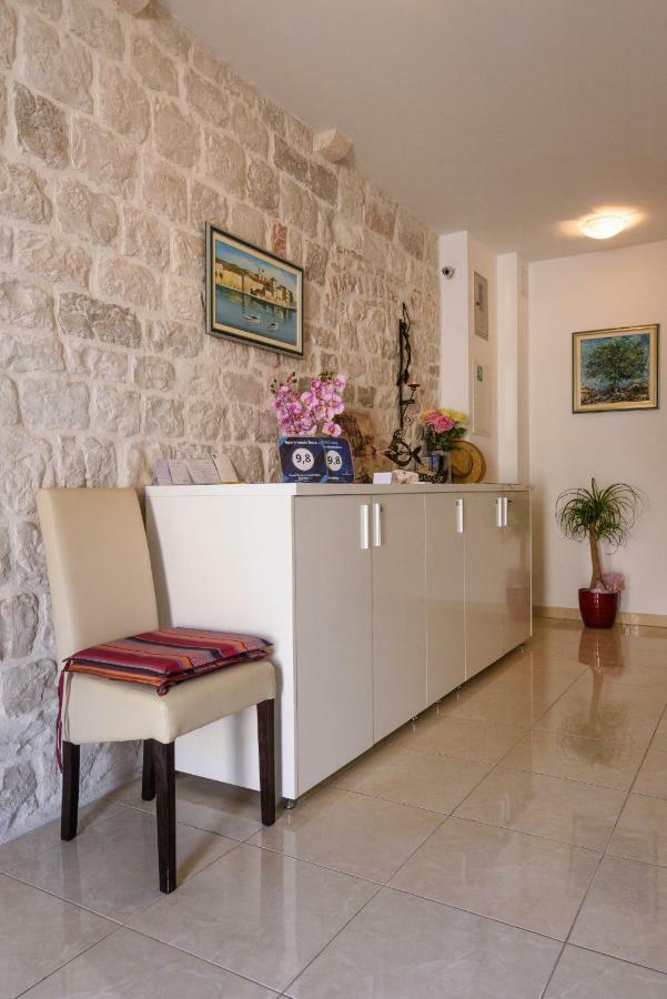 Apartments Dora -Free Parking Trogir Exterior foto